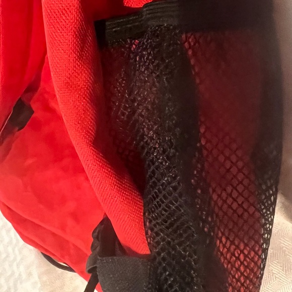 Classic Red Backpack - Picture 3 of 8